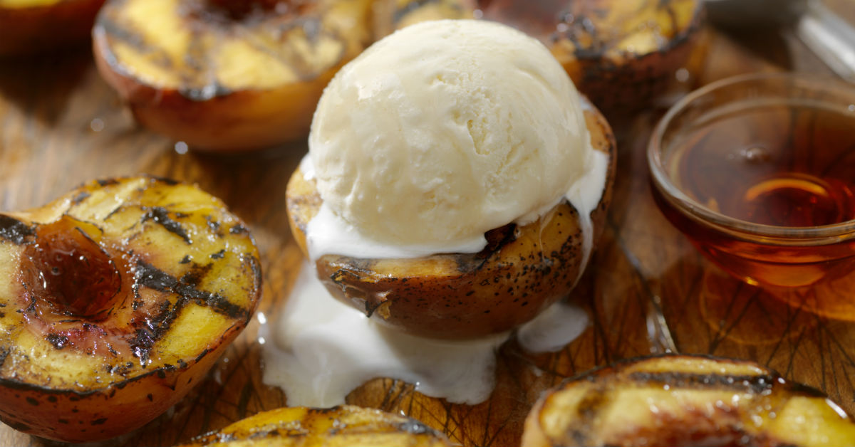 Grilled peaches with vanilla ice cream